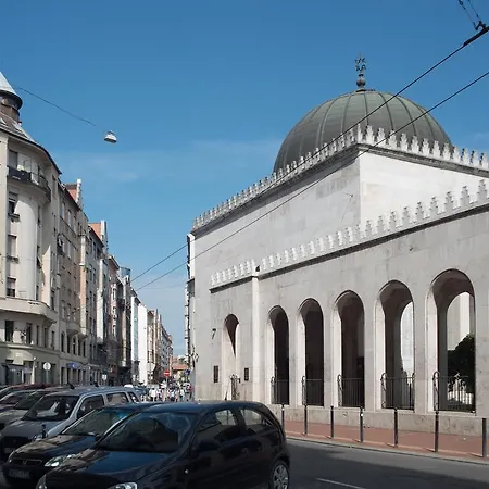 Gabriella In The Downtown. Apartament
