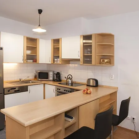 Gabriella In The Downtown. * Будапешт