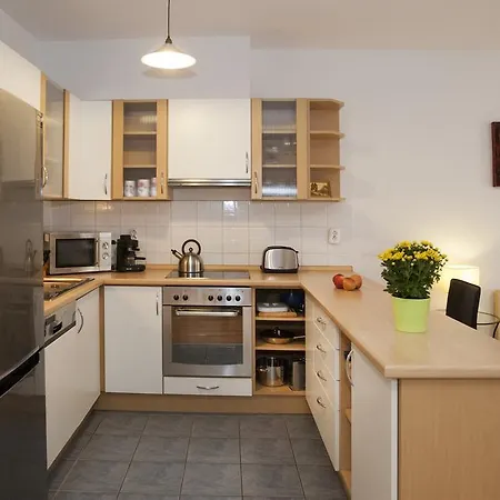 Gabriella In The Downtown. * Будапешт