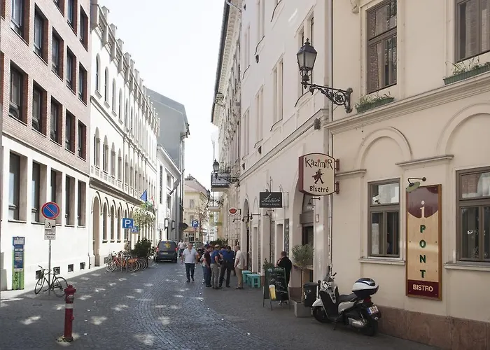 Gabriella In The Downtown. Budapeşte